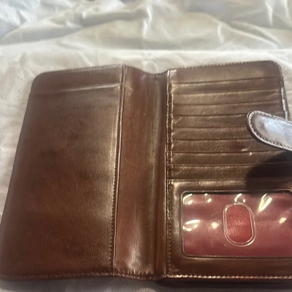 🚨REHAB 🚨Dooney and Bourke Wallet - Picture 3 of 5